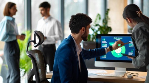 Top 5 CRM Solutions for SMEs in Malaysia Top 5 CRM Solutions for SMEs in Malaysia