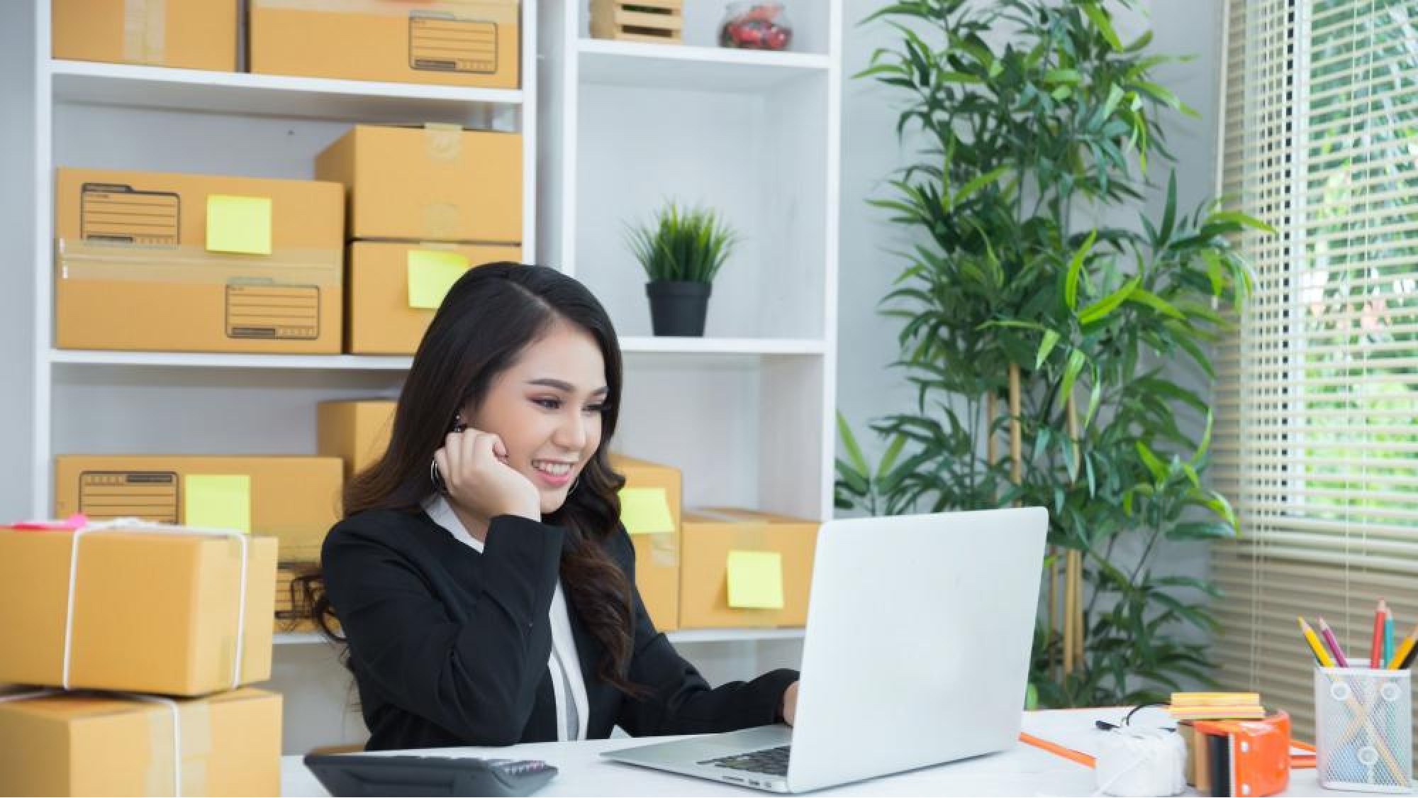 https://searchneasy.com/image/cache/blogs/shopee-lazada-stock--2000x1125.jpg